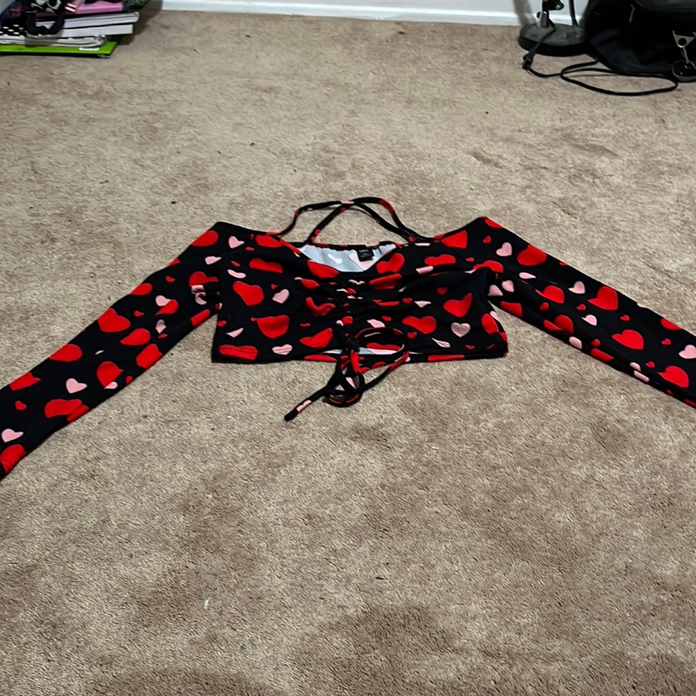 Shein, size 0XL, red black and pink hearts.